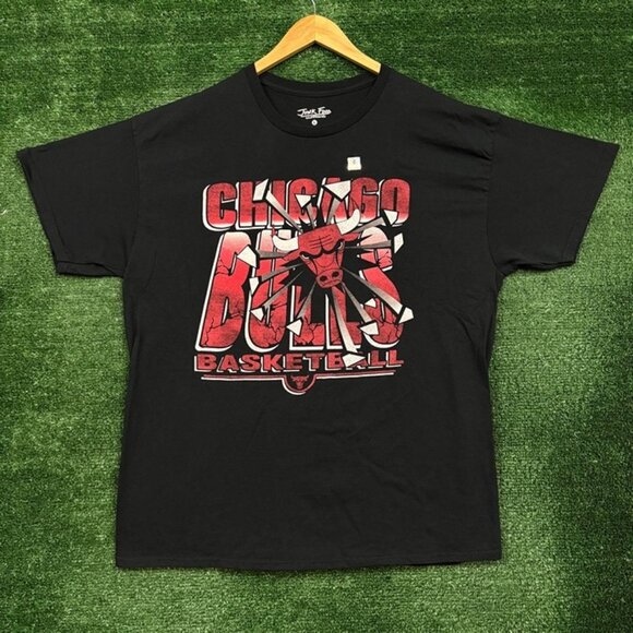 Chicago Bulls basketball T-shirt, size large - Picture 1 of 4